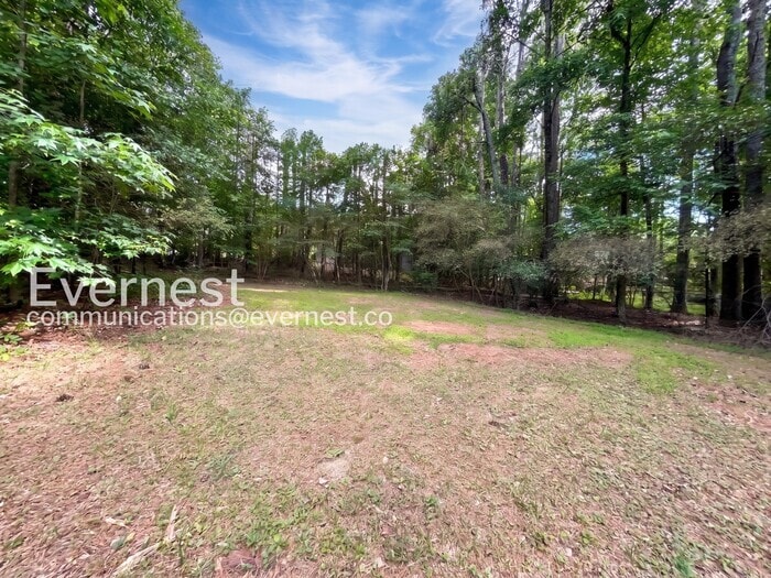 Building Photo - 2975 Sharon Ln