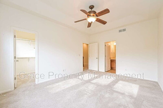 Building Photo - 8925 E Nichols Pl