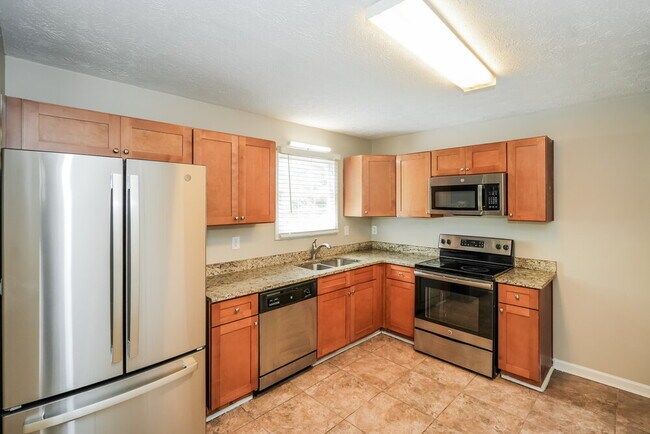 Building Photo - 3221 Jessica Dr