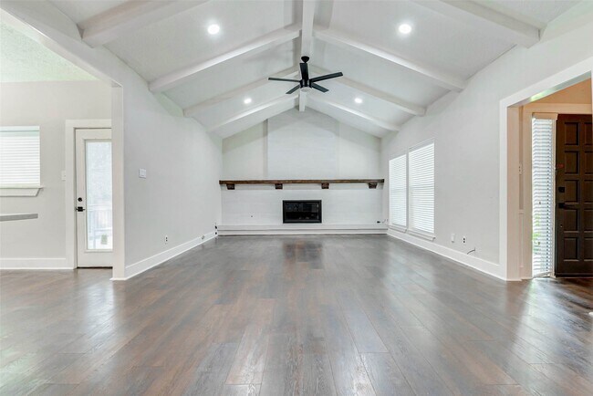 Building Photo - 22222 Greenbrook Dr