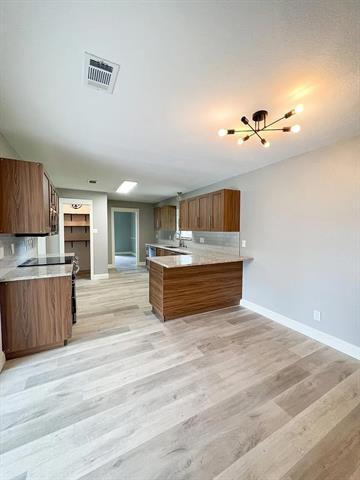 Building Photo - 1400 Crescent Dr