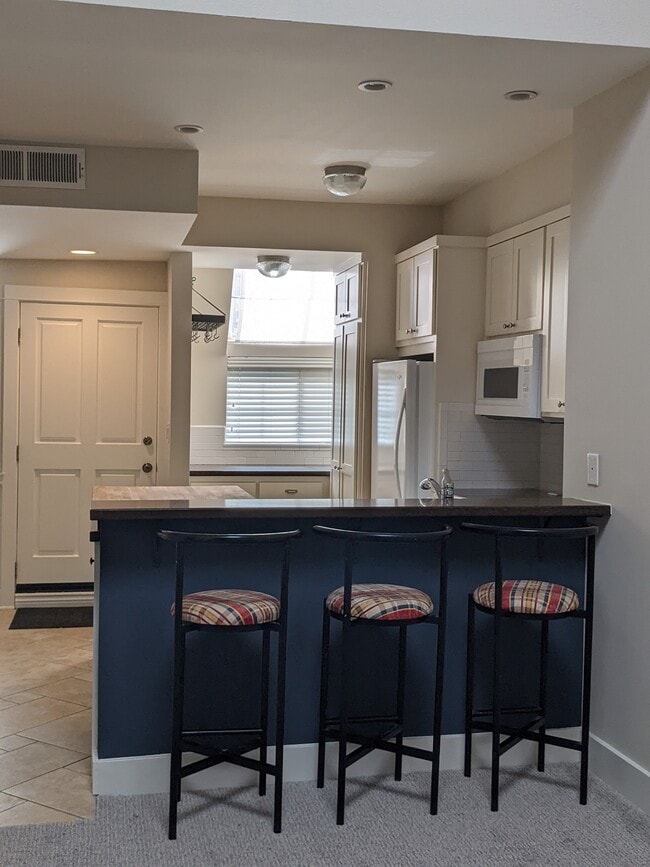 kitchen - 1097 Blanche St