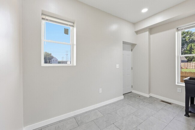 Building Photo - 775-777-777 Bellows Ave