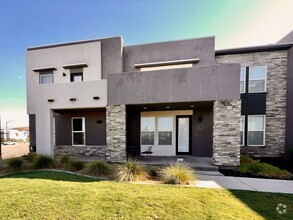 Building Photo - Fully Furnished 3-BR Townhome in Desert Color