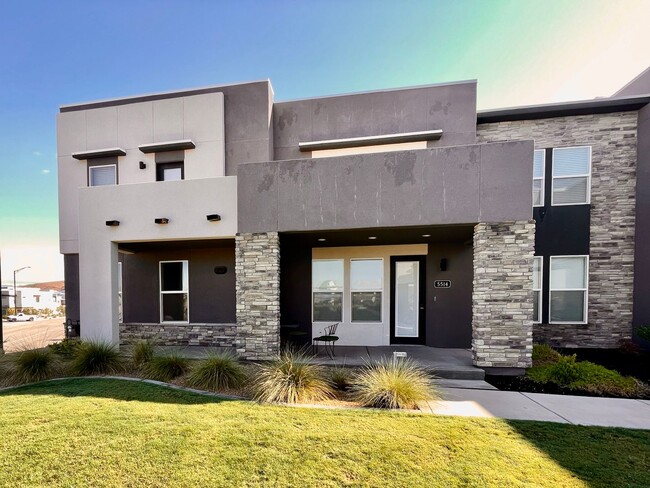 Primary Photo - Fully Furnished 3-BR Townhome in Desert Color