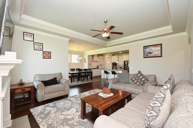 Building Photo - **2019-BUILT EXECUTIVE HOME IN A CUL-DE-SA...
