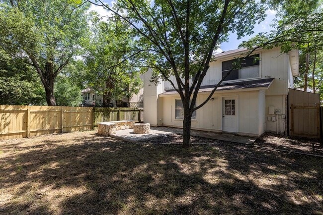 Building Photo - 13313 Black Canyon Dr
