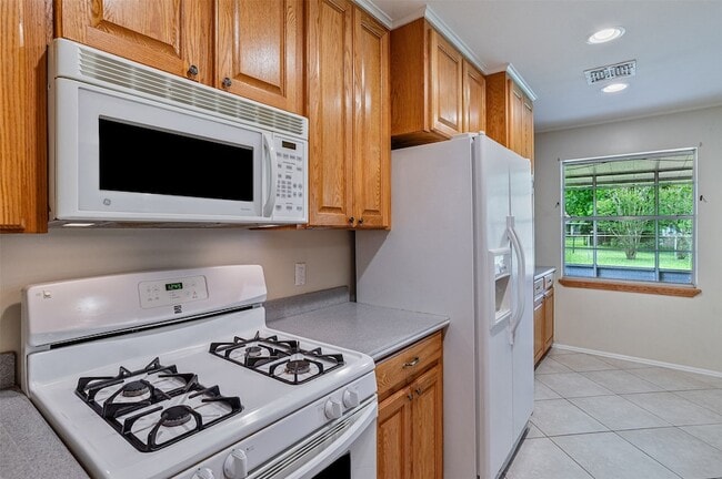 Building Photo - 3419 Oleander Pl