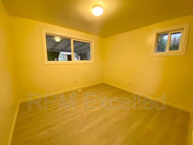 Building Photo - 3216 S 208th St