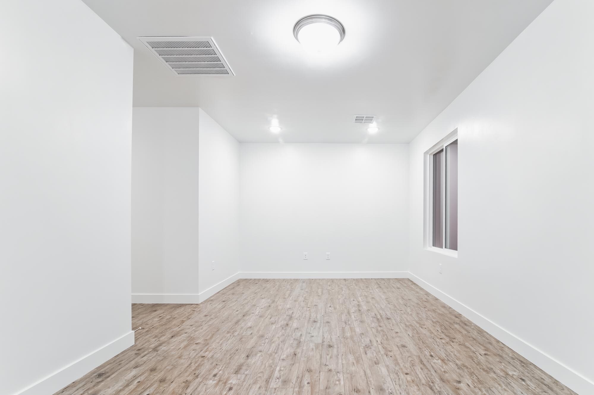 Building Photo - 1055 W Province Way