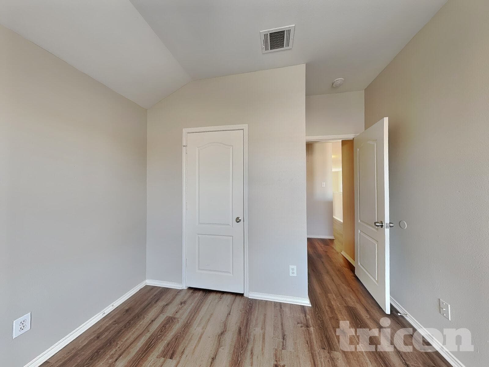 Building Photo - 5824 Somerton Dr