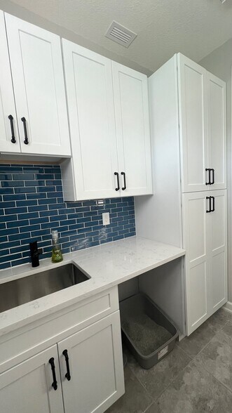 Building Photo - 11697 Callisia Dr