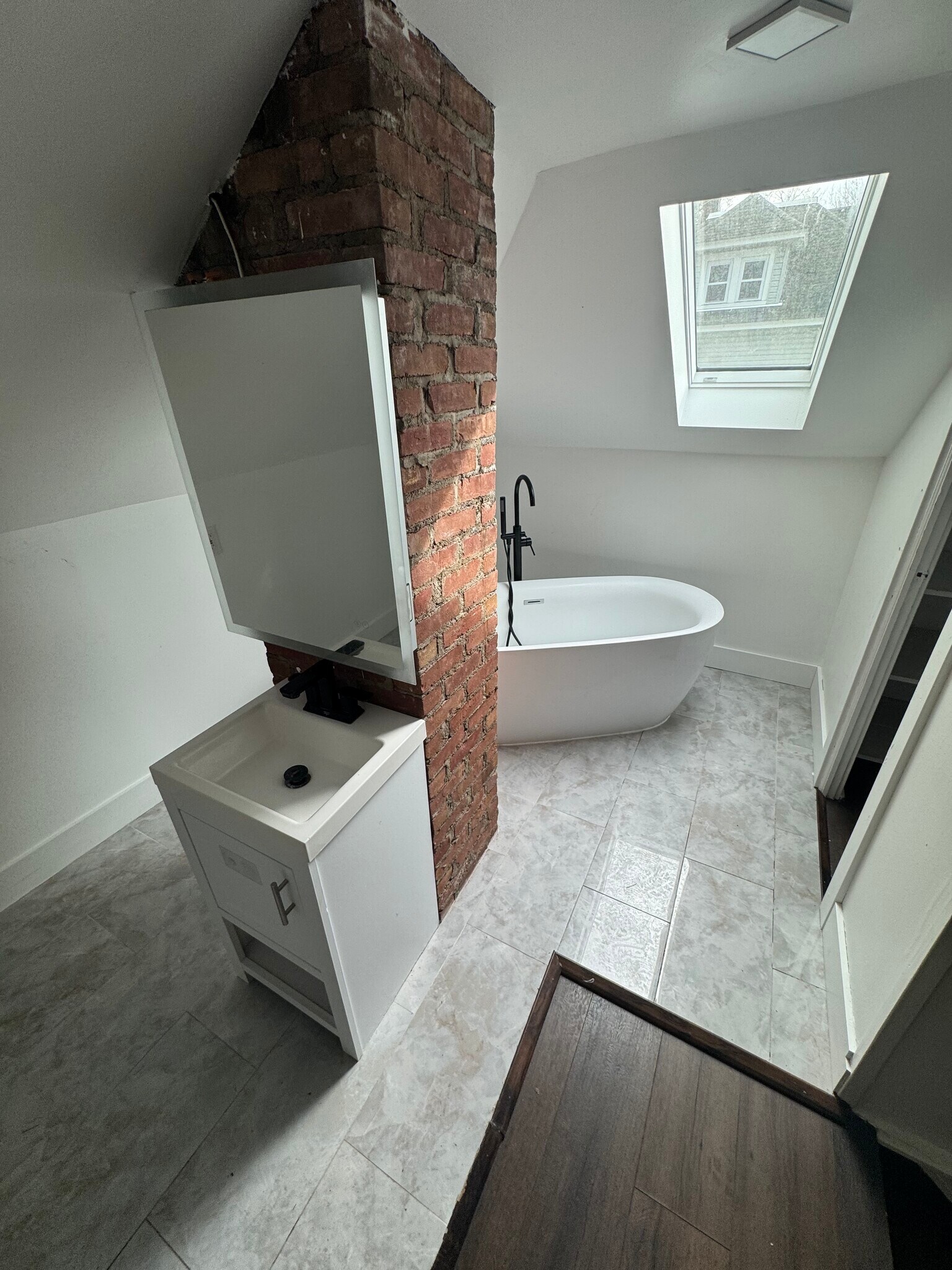 Building Photo - 33 Park Ave