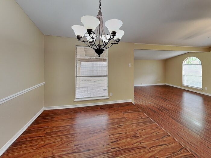 Building Photo - 1517 Camelia Dr
