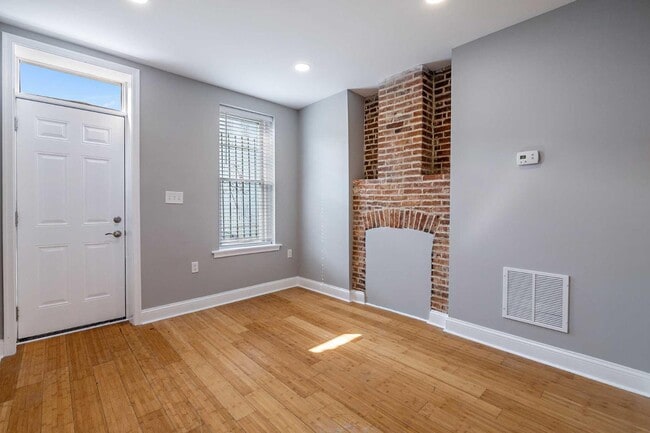 Building Photo - 1448 Ward St