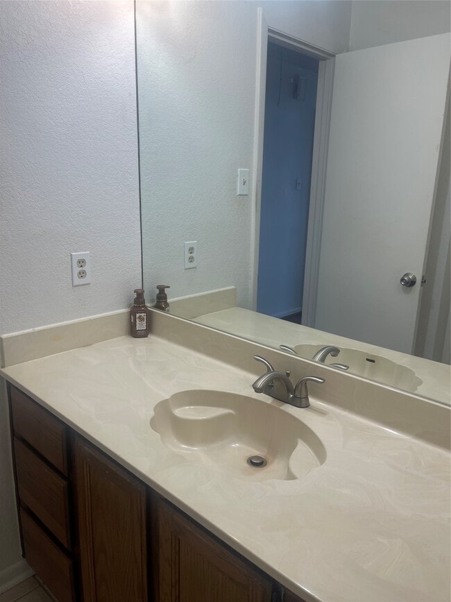 Building Photo - 1826 Port O' Call St