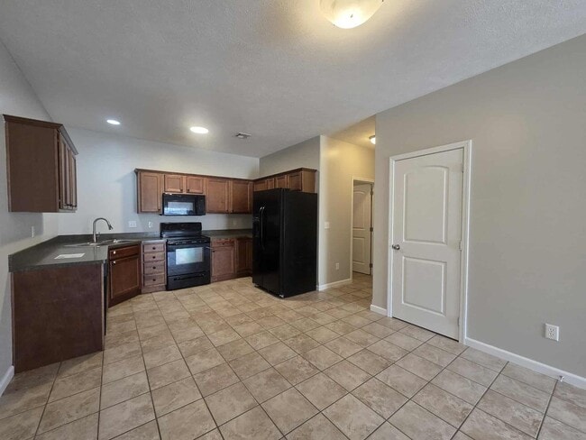 Building Photo - 404 Michaels Court