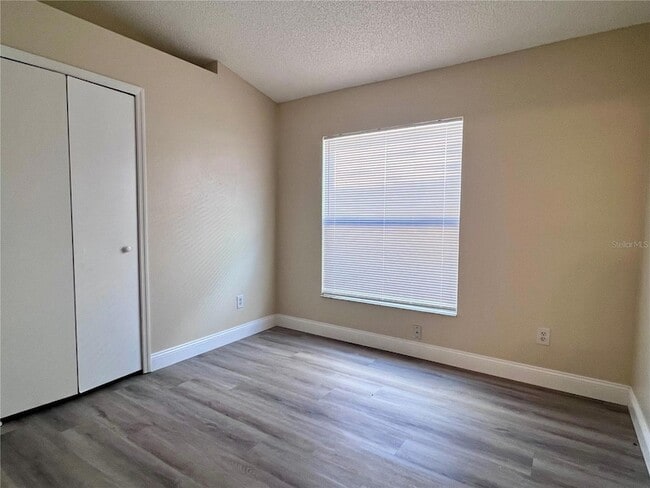 Building Photo - 191 Dahlia Village Cir