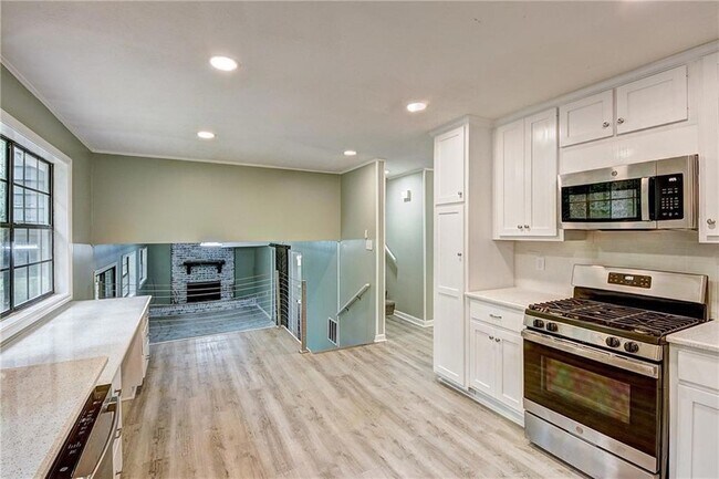 Building Photo - 3267 Aspen Cir SW
