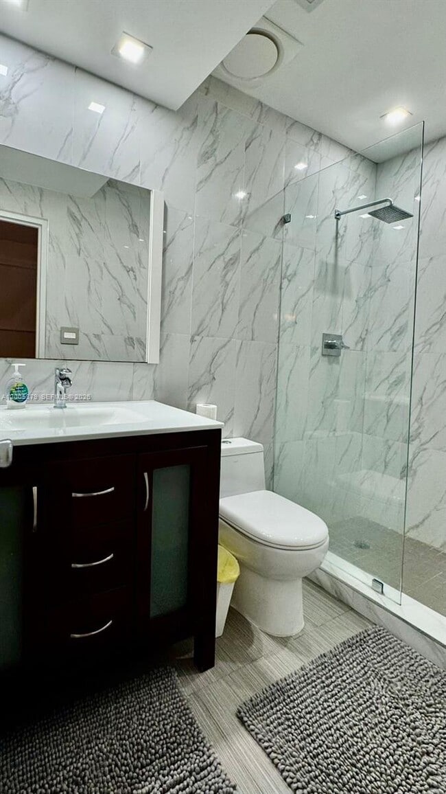 Building Photo - 4001 S Ocean Dr