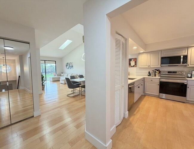 Building Photo - 7935 La Mirada Dr