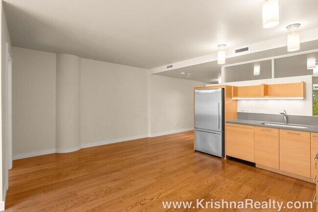 Building Photo - Luxury Downtown Living In The John Ross Building | 1 Bedroom | 1 Bathroom Condo | PDX's SW Water ...