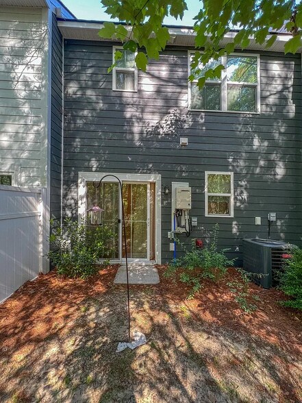 Building Photo - 307 Grand Palm Ln