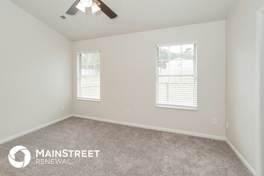 Building Photo - 8424 Gardenside Ln
