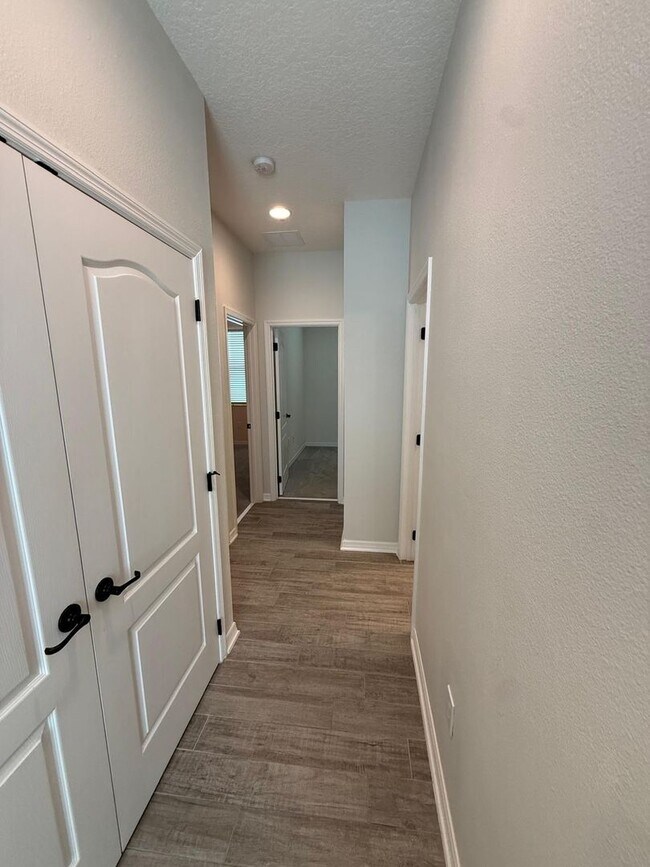 Building Photo - 3 BEDROOM, 2 BATHOOM IN DEANS XING/LITTLE ECON