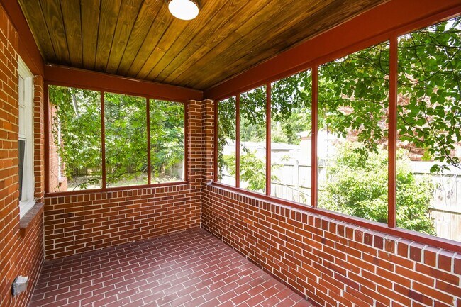 Building Photo - 3 BR/1BA | Newly Renovated Single Family Home | 1-Car Garage Parking | Front and back yard!