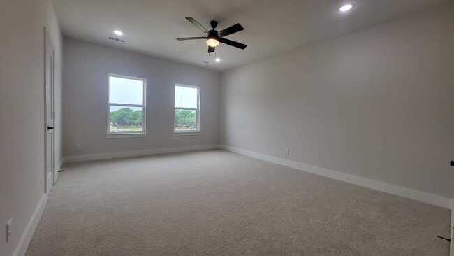 Building Photo - 2348 Alsiddiq Dr