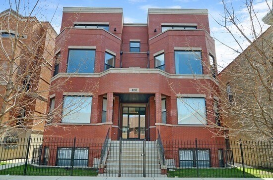 Building Photo - Available August 12th - 3 bed 2 bath Wicker Park
