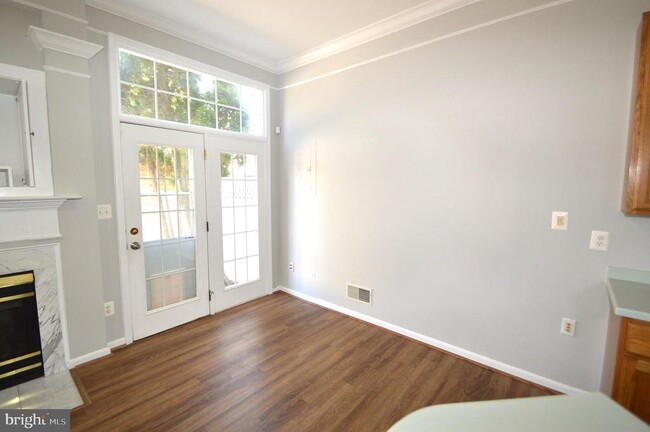 Building Photo - 25492 Freda Ln