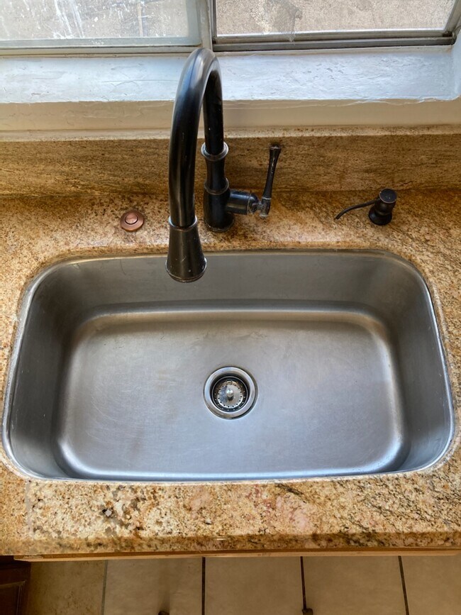 Building Photo - 73550 Two Mile Rd