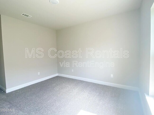 Building Photo - 15610 Lantern Cv