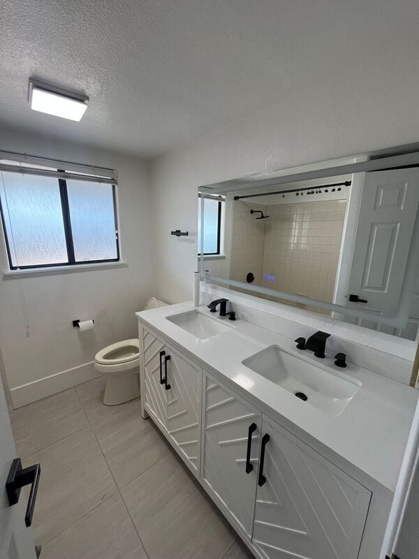 Building Photo - 22547 Cascade Dr