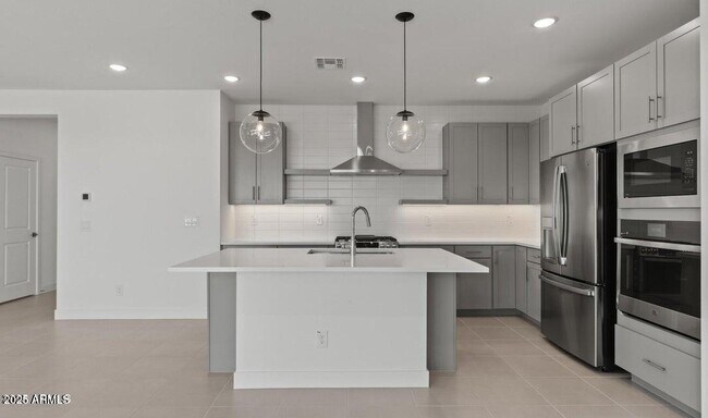 Building Photo - 8018 W Griswold Rd