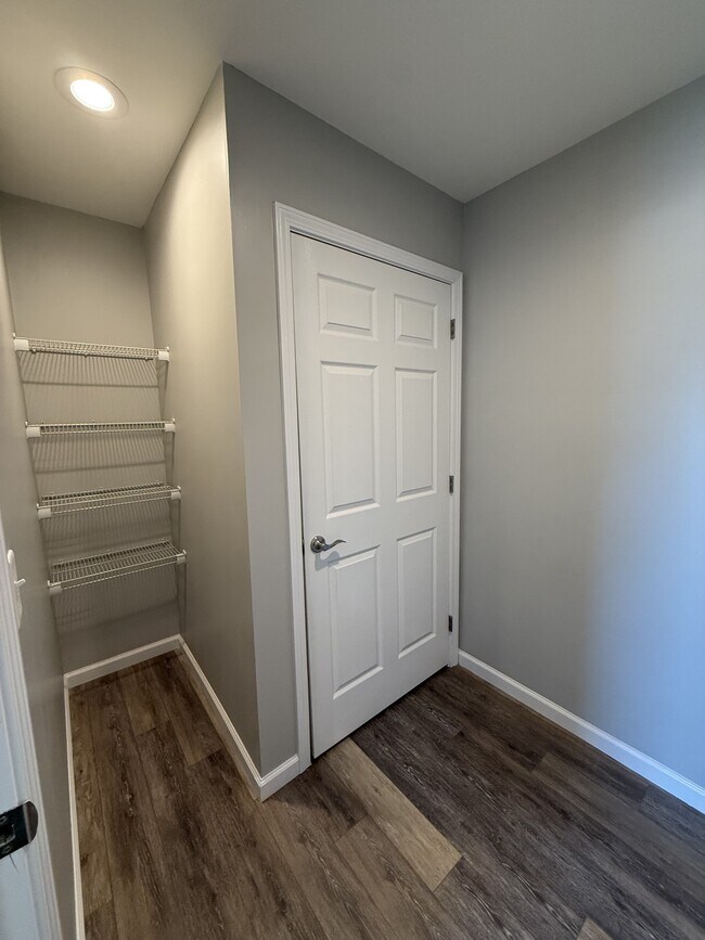 Building Photo - 234 Longwood Ln.