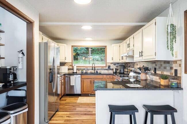 Building Photo - 5504 NE 190th St