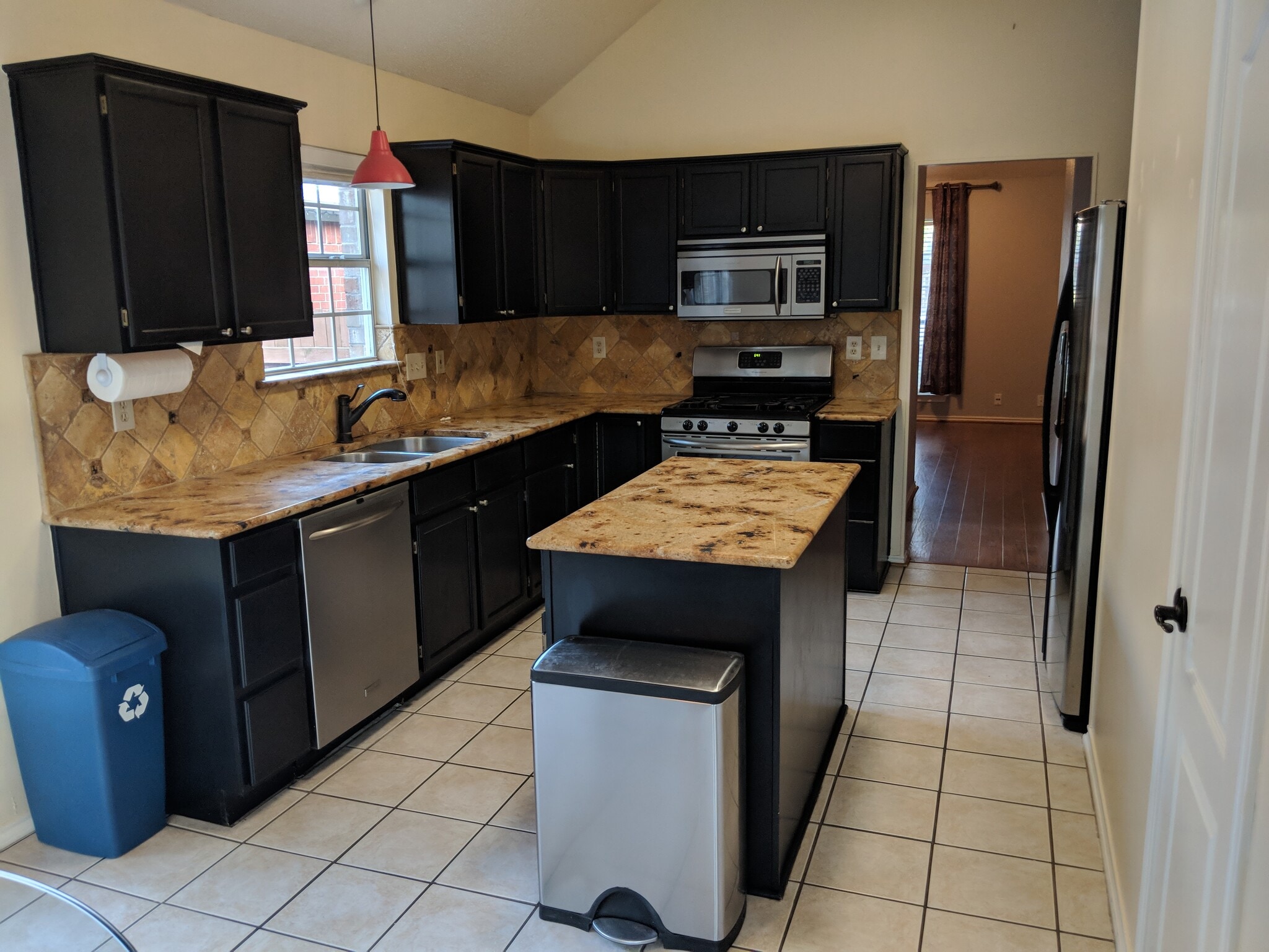 Building Photo - 1308 Meadow Lark Dr