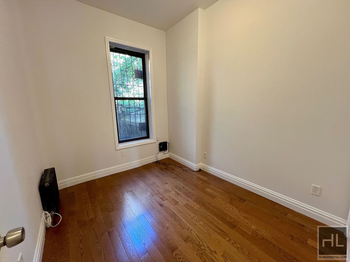 Building Photo - 3BR 2.5BA Garden Level Duplex in Bedstuy T...