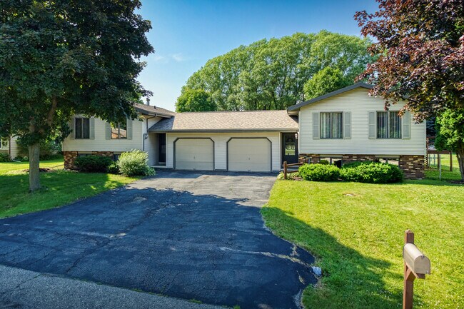 Primary Photo - 3500 Northridge Ct