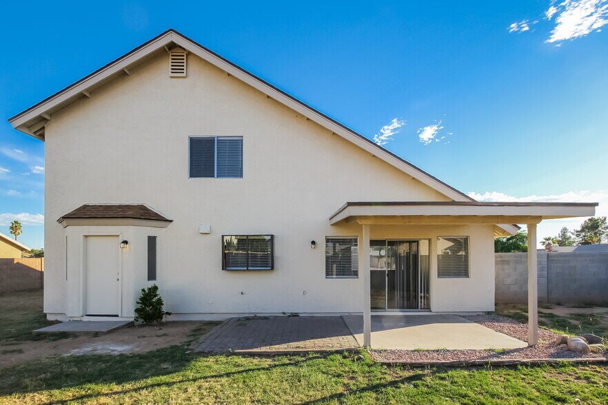 Building Photo - 7540 W Mescal St
