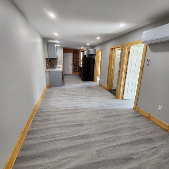 Building Photo - 295-297 Congress St