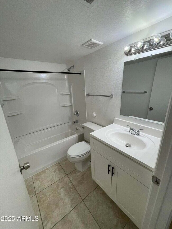 Building Photo - SPECIALS for IMMEDIATE MOVE IN! This is too good to pass up!