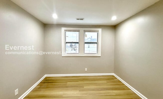 Building Photo - 2430 Steele Ave