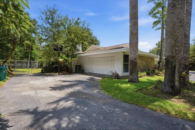 Building Photo - 12365 SW 60th Ct