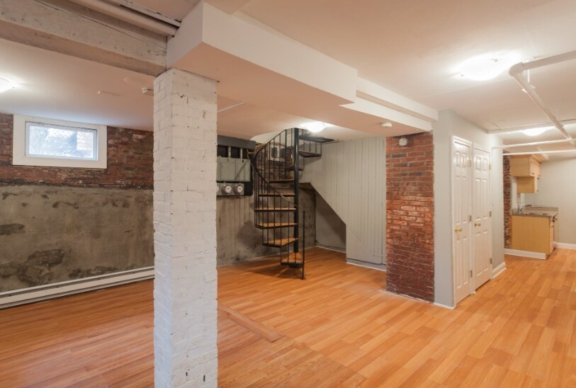 Building Photo - 38 Cherry St