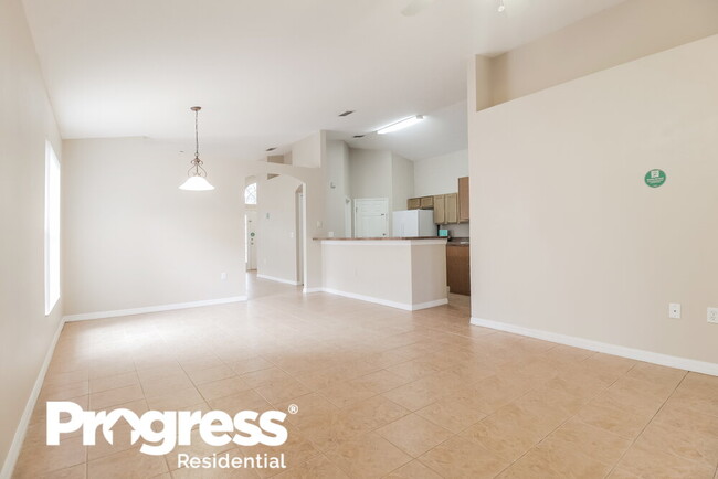 Building Photo - 2131 Colonial Woods Blvd