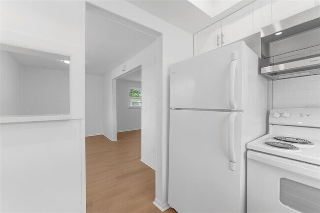 Building Photo - 125 8th Ave NE